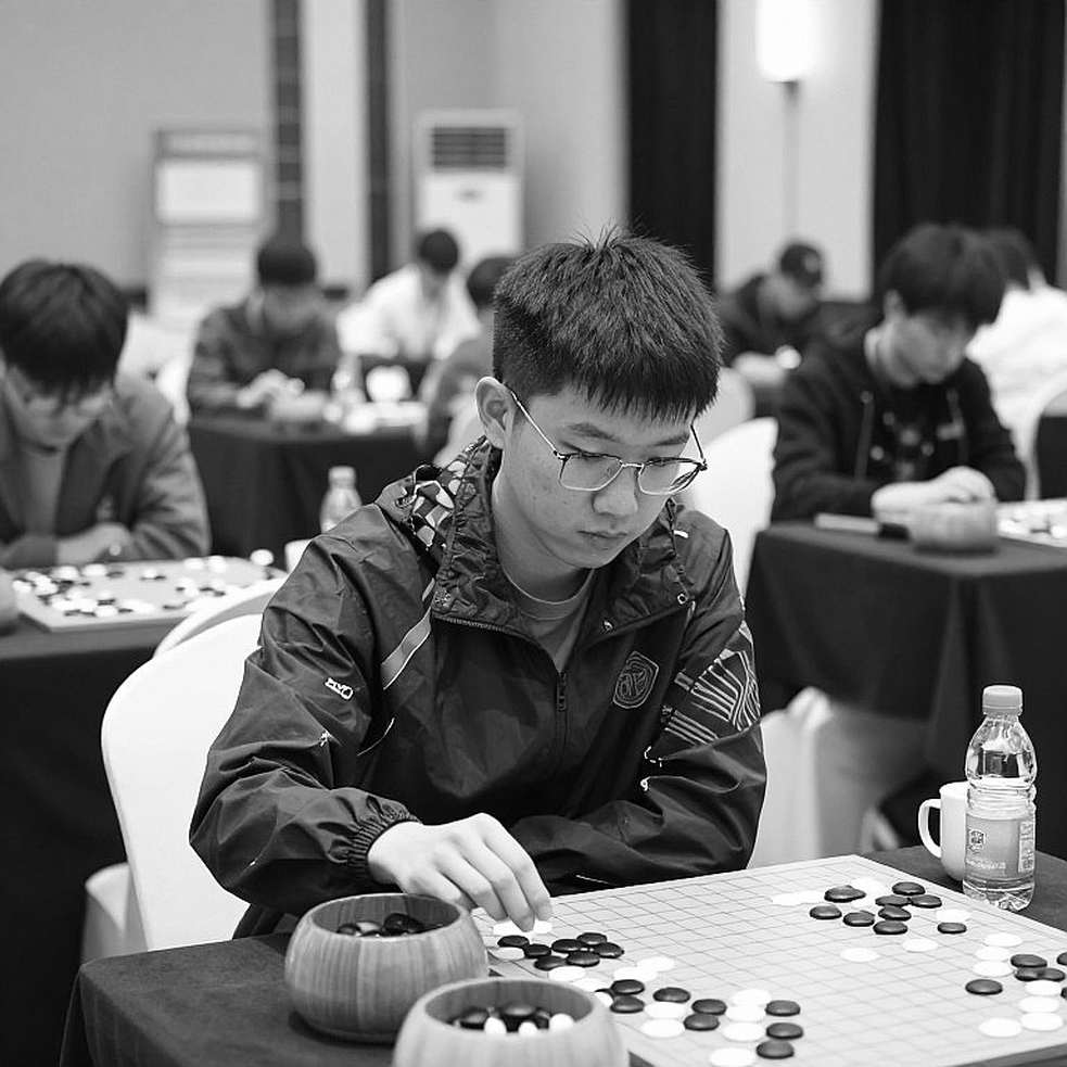 Sixty Minutes of Scandinavian Defence: Carlsen's Name, a Thirteen-Point Ledger, and the Empty Boxes