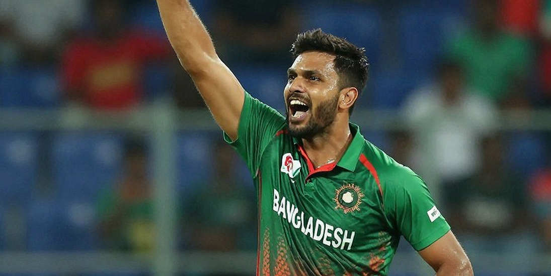 ডারবানের হেলমেট বদল: স্টিভ স্মিথের মাথায় নর্টজের বল, আর অস্ট্রেলিয়ার নীরব অটোপসি